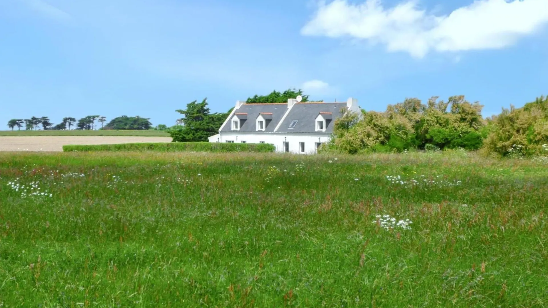 Maison de 3 chambres avec jardin amenage et wifi a Sauzon a 2 km de la plage France